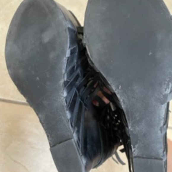 Not Too Coy Platform Sandals - size 9 - Picture 5 of 6